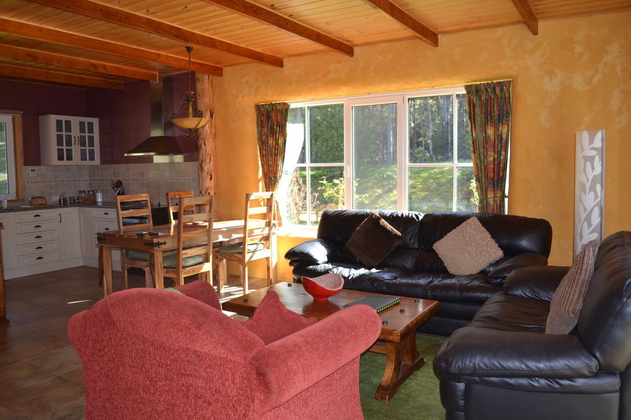 Whispering Spirit Holiday Cottages&Mini Ponies Franklin Esterno foto